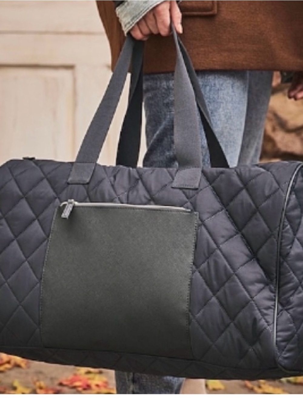 Quilted Black Men's Duffel Bag with Front Zip Pocket